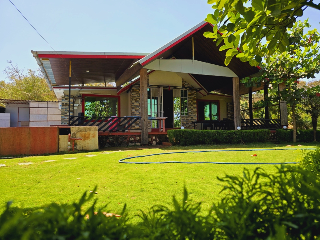 Lake House with Pool – 3BHK