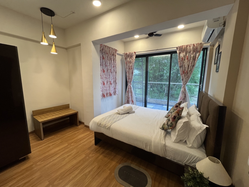 Groove Hut with Pool – 3BHK