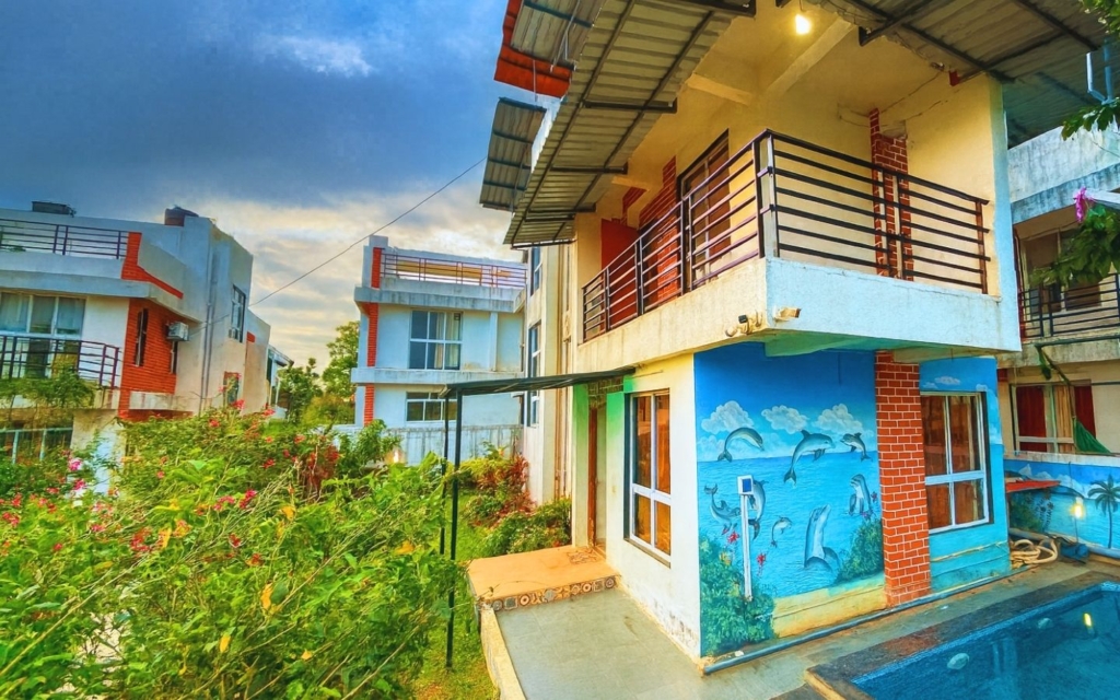 Vatika-4 3BHK Private Pool